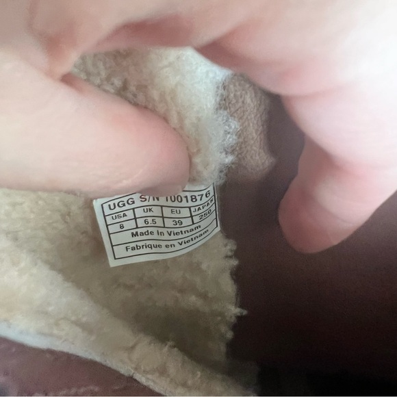 UGG Women’s Cydnee Leather and Suede Tall Boots Size 8 - Picture 10 of 11